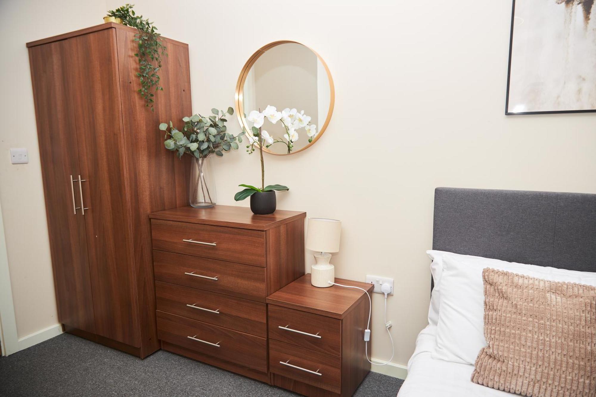 Deluxe And Cozy Two Bedroom With 1 Bathroom And Open Balcony Manchester Ngoại thất bức ảnh